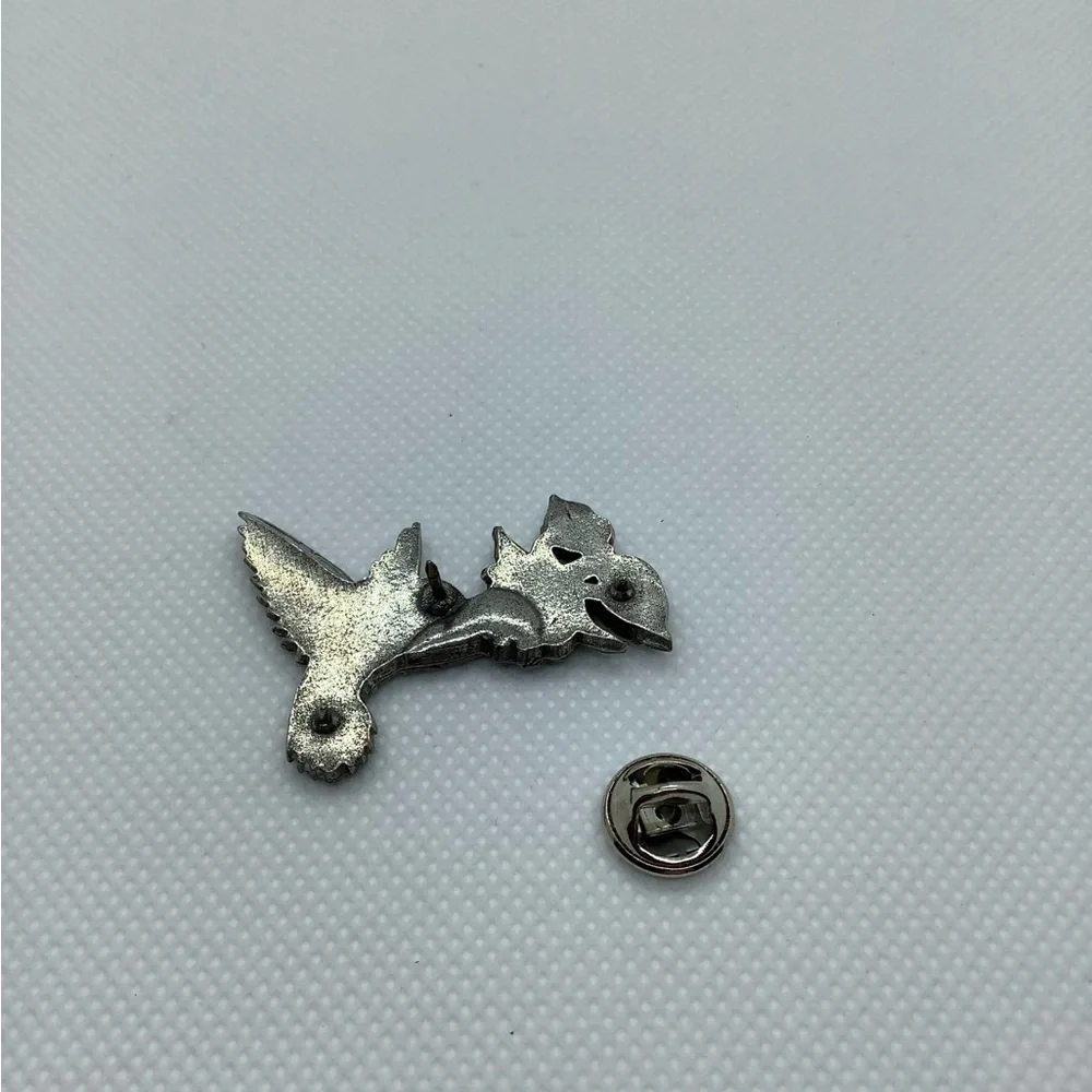 Beautiful Hummingbird Pin / Brooch - Picture 4 of 4